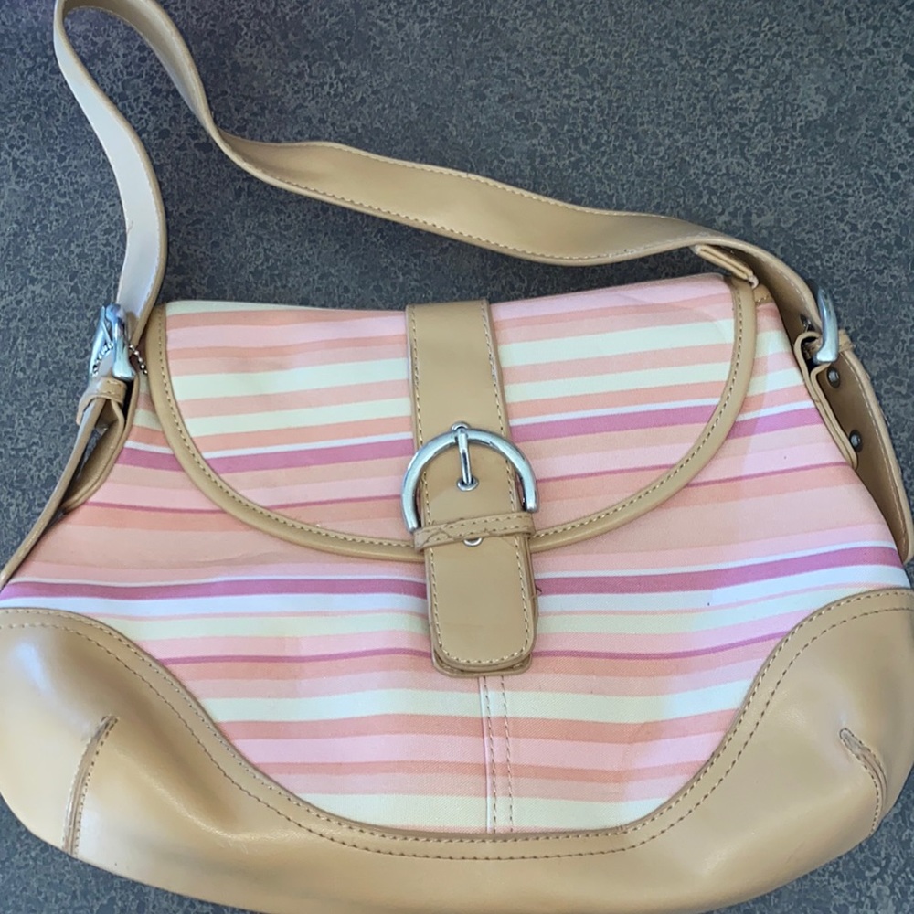 Women pink shoulder bag